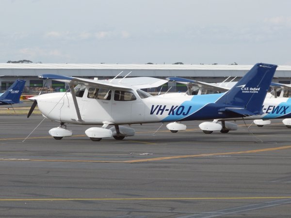 VH-KOJ Cessna 172S YMMB 20190405.JPG