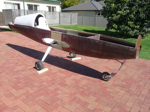 Another shot of the fuselage from a different angle. The old "firewall" bulkhead can still be seen, but this will be removed and replaced by a rear sl