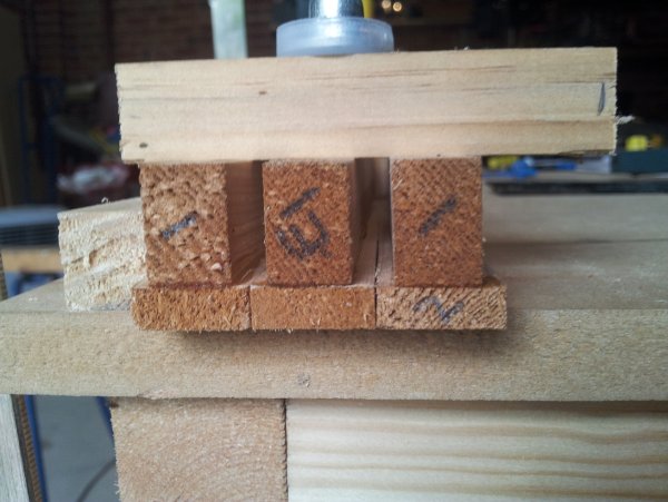 Leading edge beams showing cross section and lamination line. Some people just machine the profile out of a solid piece of spruce, laminating is meant
