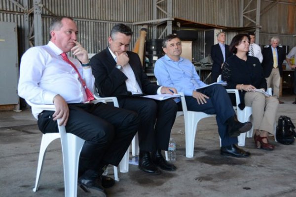 Barnaby Joyce, Chester,  and Boyd at Tamworth in May 2016