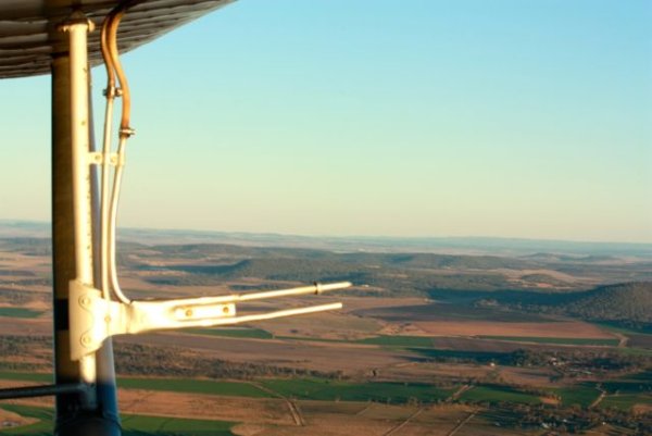 Tomo flies me into Toowoomba for Avgas