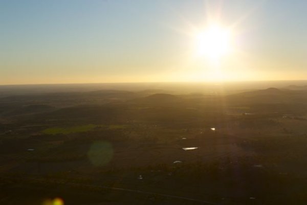 Tomo flies me into Toowoomba for Avgas