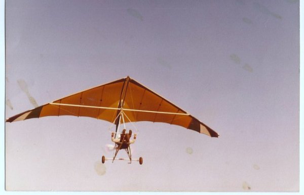 This 'skytrike' was the first of it's type built in Australia. Steve Cohen built this for his brother Arnold in 1980. It was based on a trike that was