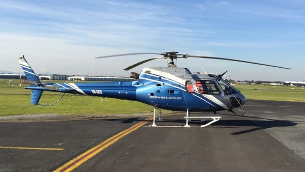 Eurocopter AS 350 B2 VH-OCS YMMB 20200611.JPG