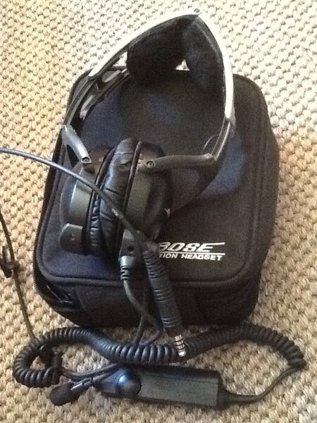 172254140_boseheadset.thumb.JPG.375e2fb8cb045ce80f829d1d23e7e48f.JPG