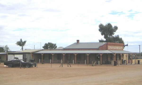 99908325_SilvertonHotel.thumb.JPG.acc7413442793f30b72b5cb420ba35f8.JPG