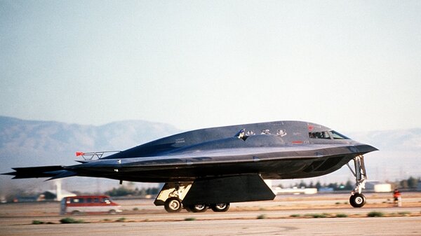 B-2-Spirit-005.jpg_thumb.f9ea06b4ac81051db315c3aea851f839.jpg