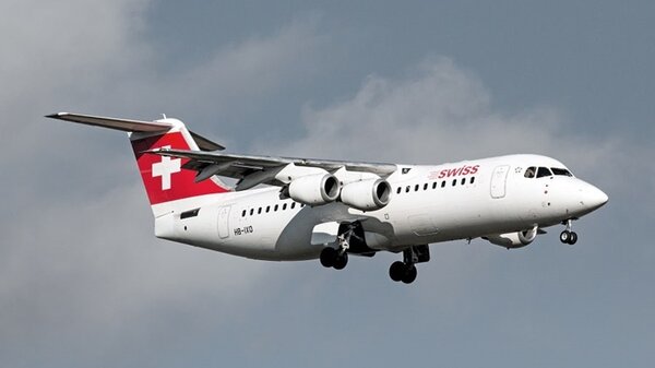 BAe_146_-_Avro_RJ_HB-IXO_at_LSZH.jpg_thumb.3f7ba47384ae5da38be5fe6dd5619ef4.jpg