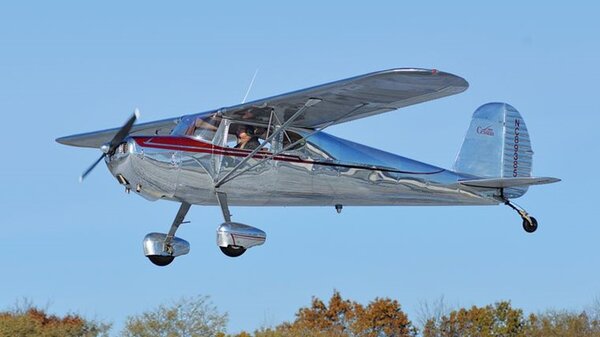 Cessna140inflight.jpg_thumb.25eb5f5688f8d876ea194e73099220de.jpg