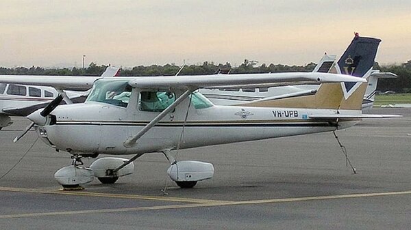 Cessna152VH-UPBYMMB26-04-2008.jpg_thumb.c575ed9e75e145f78de66bac7698fb47.jpg