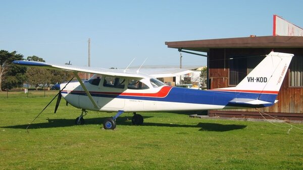 Cessna172HYMMB20090901VH-KOD.jpg_thumb.af1e1322c8081ff73e62160e31d727e4.jpg