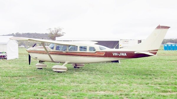 Cessna207StationairVH-JWAYMEL20100320.jpg_thumb.c84f2a2b92f403306d63d5e5a4f5a35e.jpg