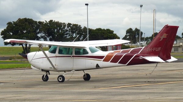 Cessna210VH-FUF20110404.jpg_thumb.65f1ad94ea2c485187037eab402bda5c.jpg