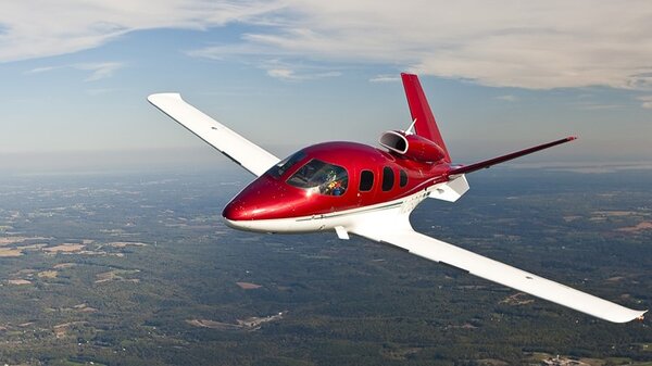 CirrusSF50VisionJet-redwhite.jpg_thumb.9ac326bcbd22fe00d3ac341f18c98e40.jpg