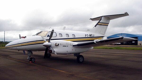 EmbraerEMB-121A1_Xingu_IIPT-MCJ.jpg_thumb.a46481156bda4e96f03ff67c53854056.jpg