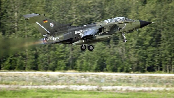 Panavia-Tornado-taking-off-1.jpg_thumb.f7026a0283a0e67ea48af228dd867beb.jpg