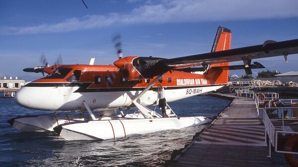 deHavillandDHC-6-300TwinOtter8Q-MAH.jpg_thumb.ad64ffc1bf57746656b880438252ff50.jpg