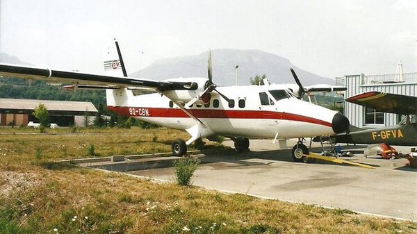 deHavillandDHC-6-300TwinOtter9Q-CBNPhotobyEdwinvonApstel.jpg_thumb.7cba05c8e2521624660774e787625529.jpg