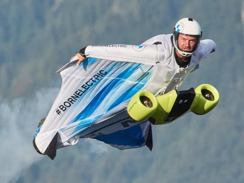 More information about "Dawn of a new extreme sport: The world's first electric wingsuit"