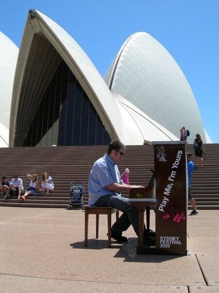 1135990508_RobGreavesatSydneyOH.thumb.jpg.69f30f5d848d1ae60eeaa375a29970f5.jpg