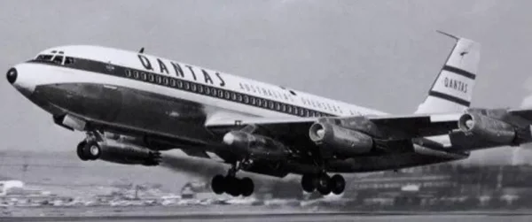 Qantas-707-fifth-pod-1000x418.thumb.webp.5c3fdabd3a3f0b00640044956c528eee.webp