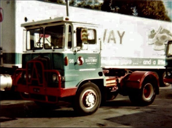 S4966.JPG