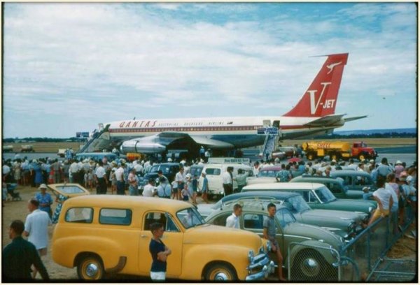 PERTH-AIRPORT.JPG
