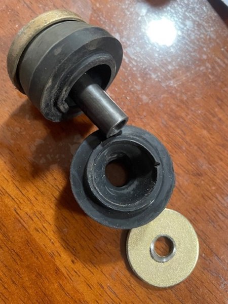 Enginemount.thumb.jpg.4ccef5cc304ab4b1bfaac385c62a89e9.jpg