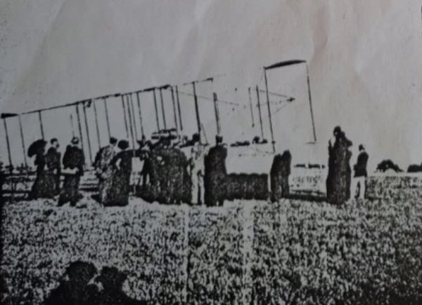 Early-airplane.jpg