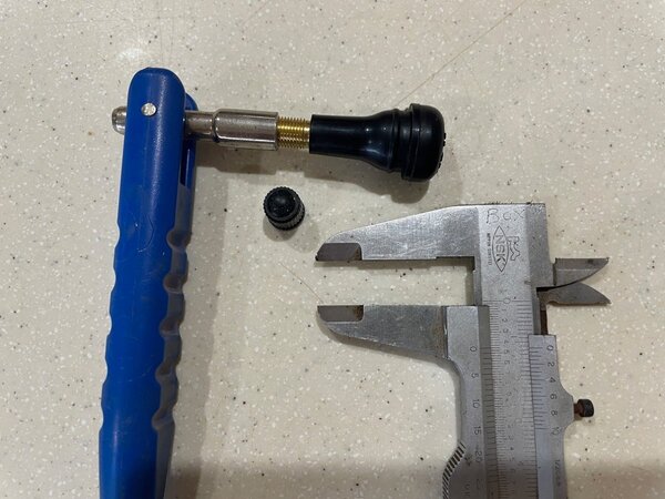 Valvestem.thumb.jpg.9290533e32a47126e6a4aca8bab232d3.jpg