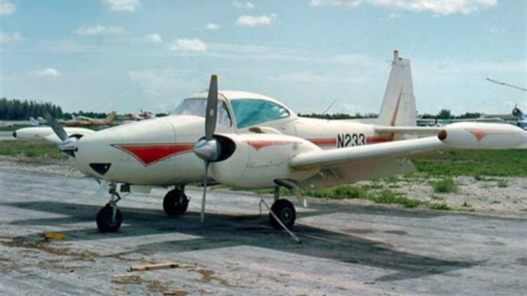 More information about "Camair Twin Navion"